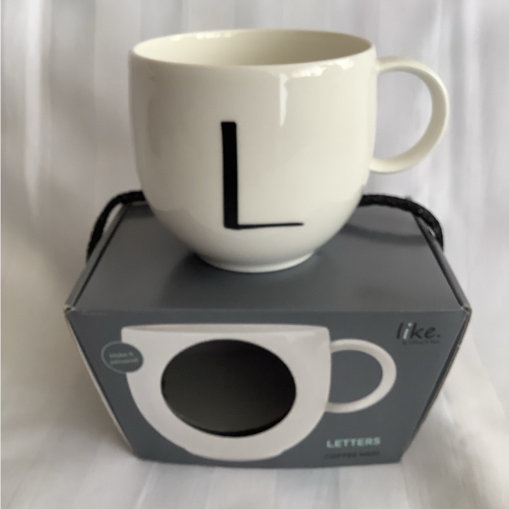 Villeroy & Boch Letter Mug - “L”